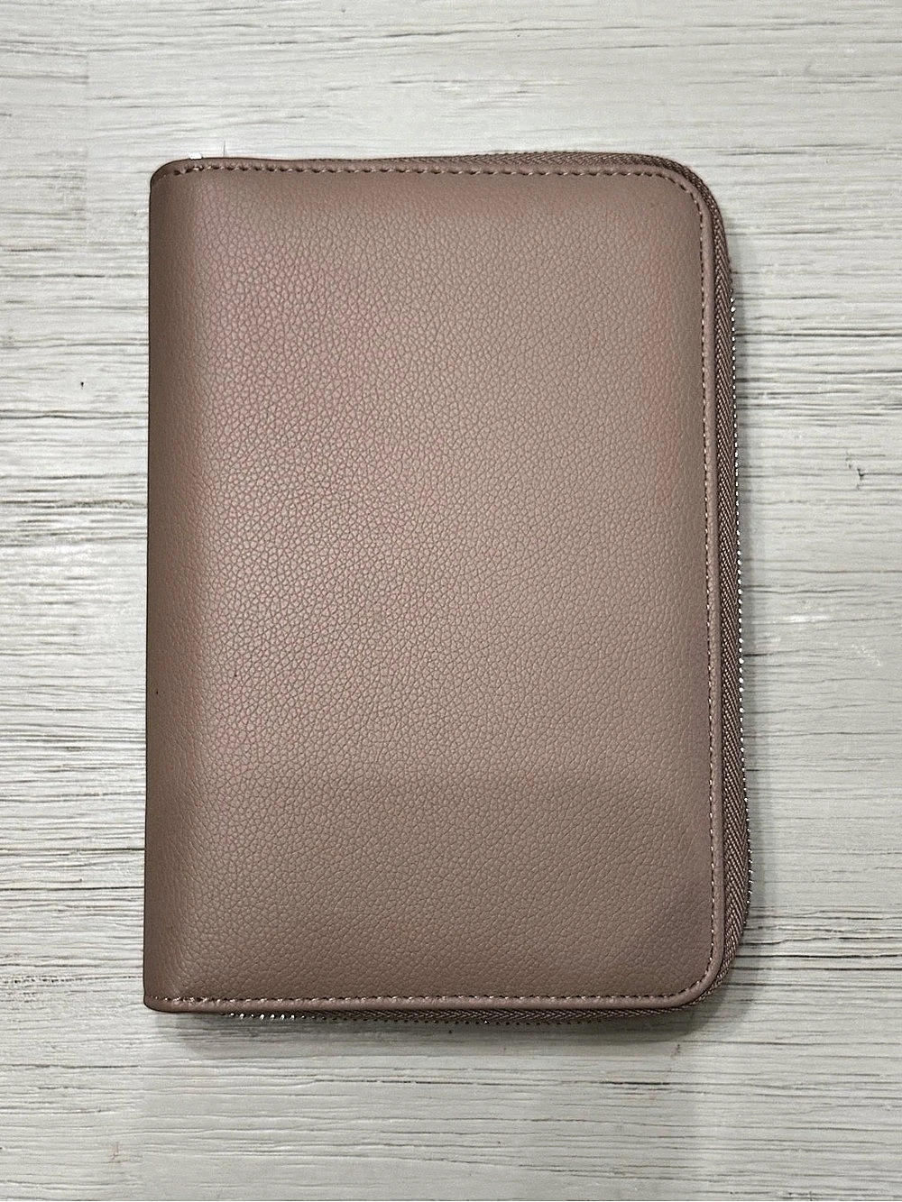 Christina Loves Planning Zip-Around Organizer in Tan Like New